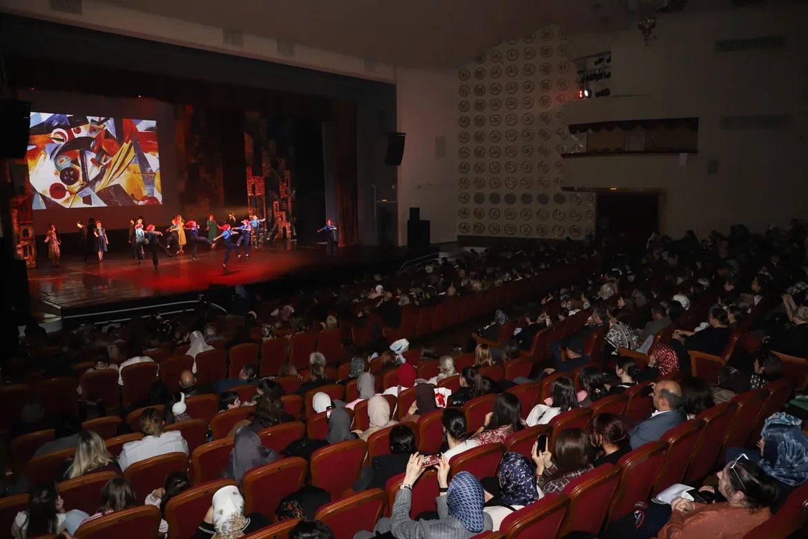 В Дагестане состоялась премьера драматического балета «Снова в горы» В Дагестане состоялась премьера драматического балета «Снова в горы»