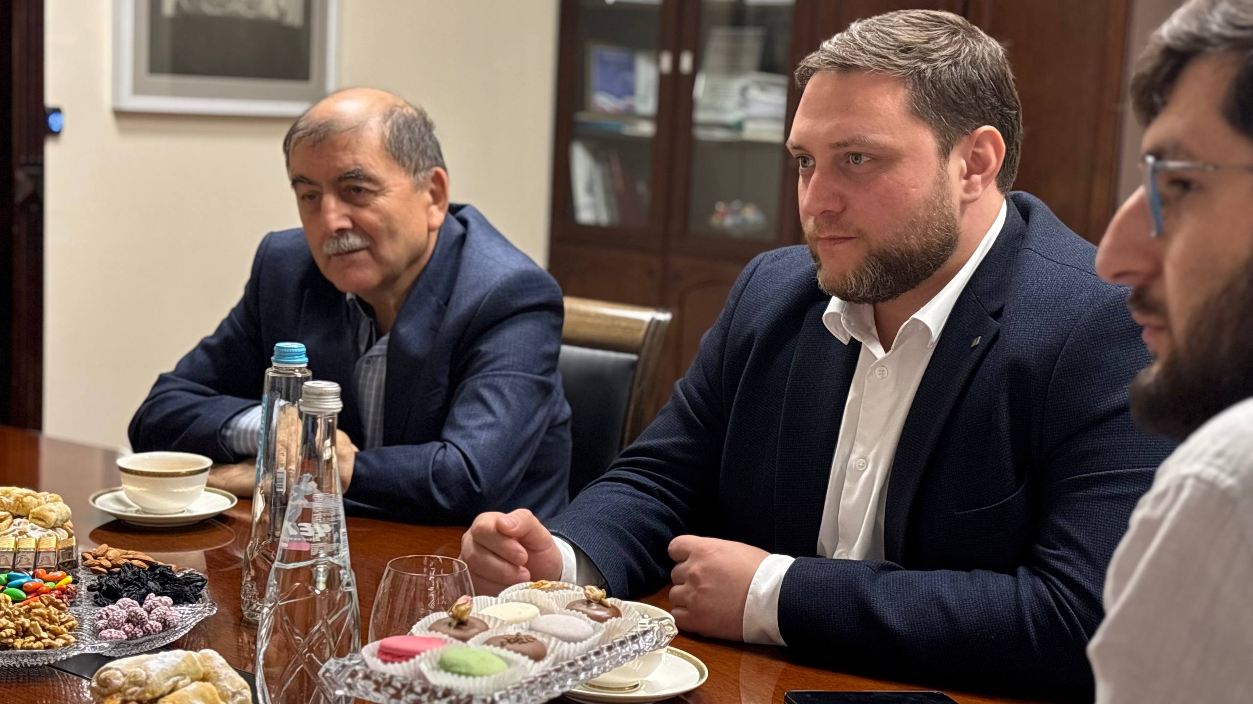 Госэкспертизу Дагестана с рабочим визитом посетила советник министра строительства России Елена Звонарева Госэкспертизу Дагестана с рабочим визитом посетила советник министра строительства России Елена Звонарева