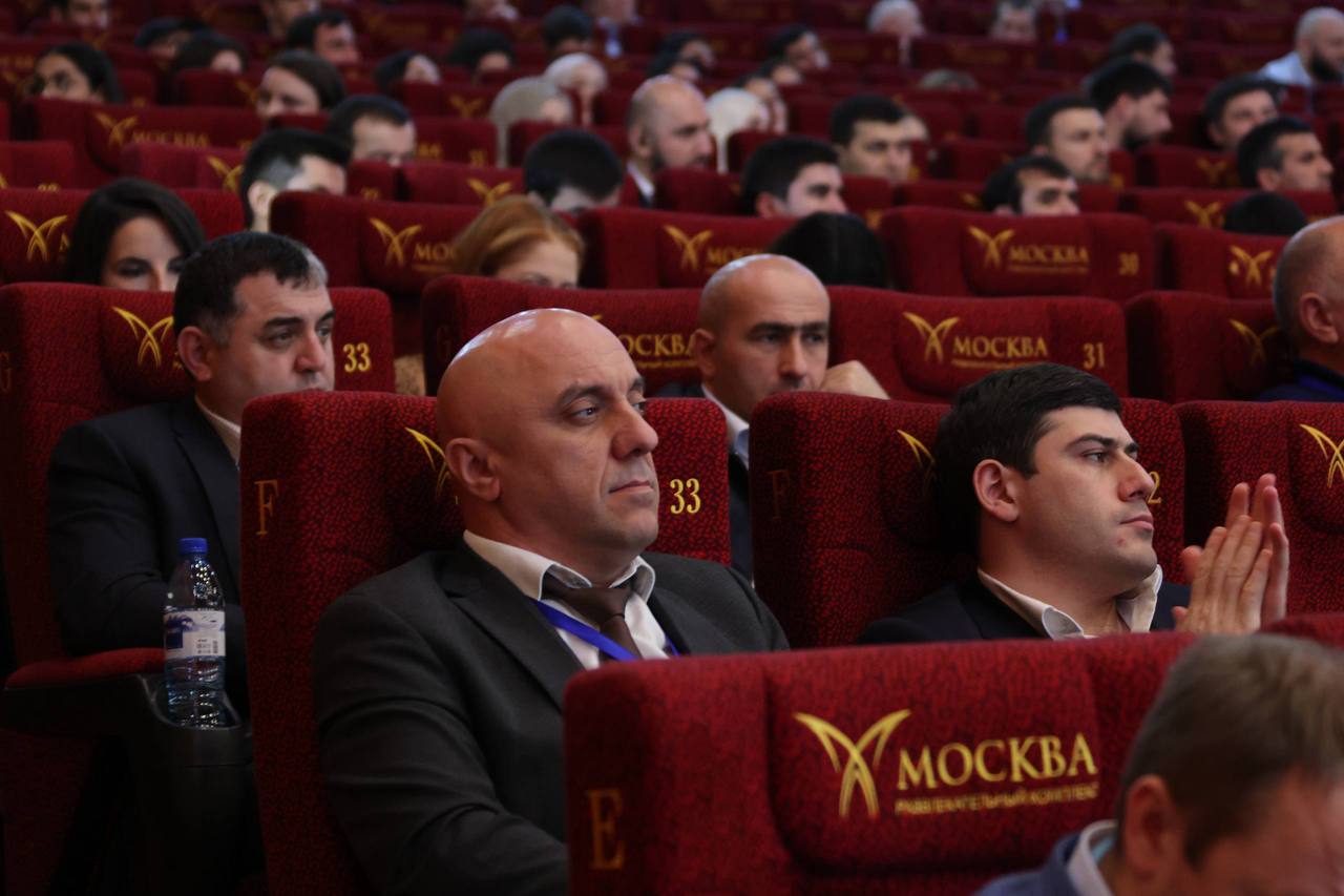 Сергей Меликов поблагодарил экспертов за выработку решений актуальных проблем в рамках Каспийского цифрового форума Сергей Меликов поблагодарил экспертов за выработку решений актуальных проблем в рамках Каспийского цифрового форума