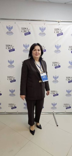 Заведующий МБДОУ «Детский сад N 8 «Дюймовочка» Альбина Девлетовна Крымова в составе делегации из руководителей дошкольных учреждений Дагестана прошла повышение квалификации в г. Москва