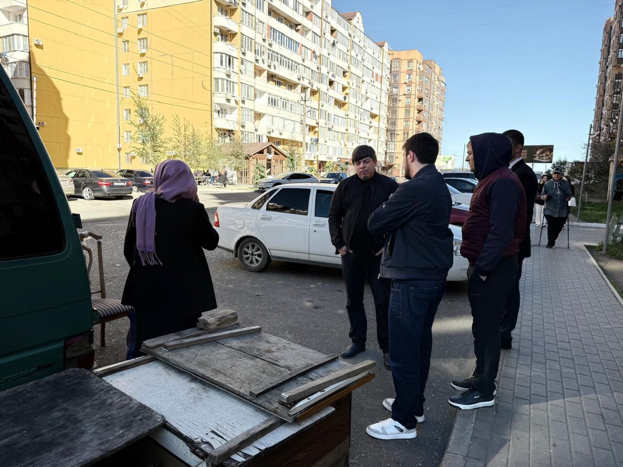 Сотрудниками Управления экономического развития и инвестиционной политики совместно с сотрудниками отдела Муниципального контроля городского округа был проведен рейд по торговым точкам города Сотрудниками Управления экономического развития и инвестиционной политики совместно с сотрудниками отдела Муниципального контроля городского округа был проведен рейд по торговым точкам города