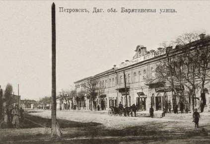 В преддверии Дня народного единства решили выяснить, насколько жители Махачкалы знают историю нашего города