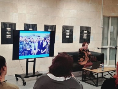 Эльмира Далгат вспомнила знаковую цитату одного из ополченцев: "Я пошёл в Ботлих и оттуда вернулся дагестанцем", которая характеризует настрой жителей нашей республики в 1999 году