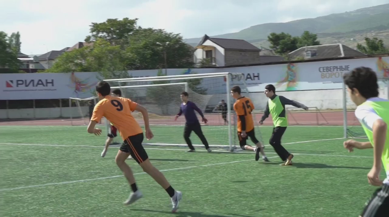 Чемпионат по футболу среди сборных команд школ города Дербент «Золотая осень» стартовал