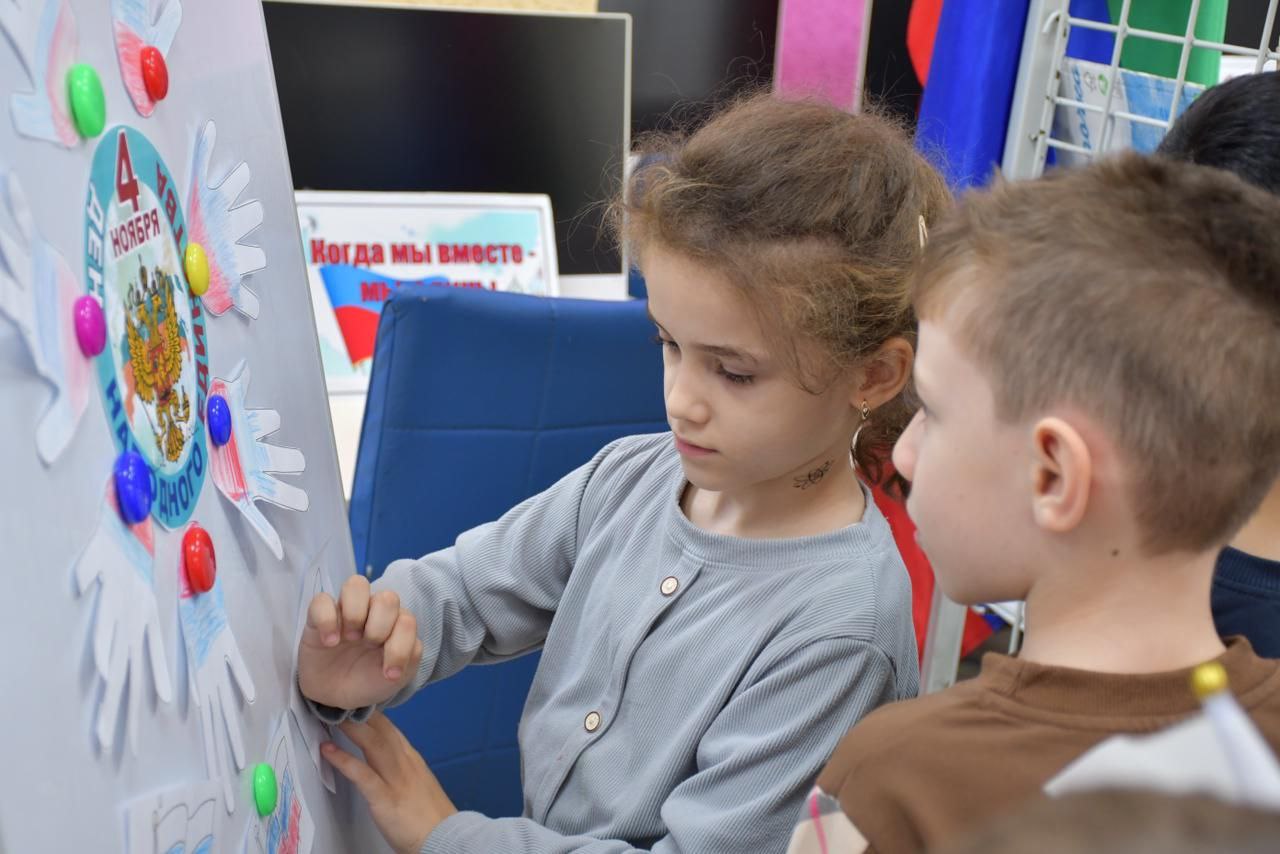 В честь Дня народного единства в Центральной модельной библиотеке ЦБС им. Ф. Алиевой состоялось мероприятие «Когда мы вместе – мы едины!» В честь Дня народного единства в Центральной модельной библиотеке ЦБС им. Ф. Алиевой состоялось мероприятие «Когда мы вместе – мы едины!»