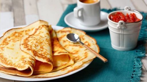 Не сода и не уксус: этот секретный ингредиент сделает тонкими ваши блинчики