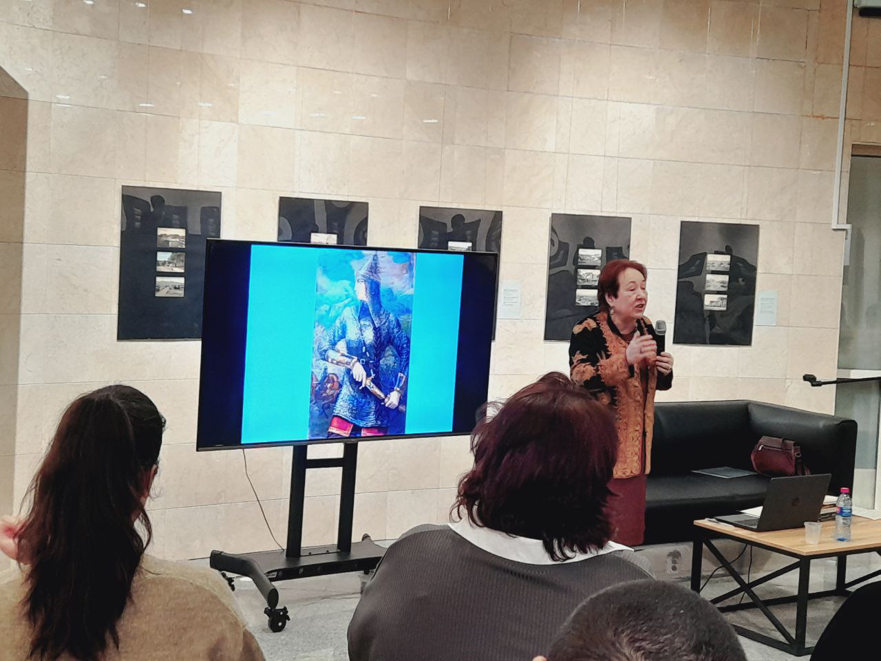 Для тех, кто хочет понять истоки невероятной сплоченности народов Дагестана, в помощь лекция доктора исторических наук Эльмиры Далгат в Музее истории города Махачкалы, которая проходит прямо сейчас! Для тех, кто хочет понять истоки невероятной сплоченности народов Дагестана, в помощь лекция доктора исторических наук Эльмиры Далгат в Музее истории города Махачкалы, которая проходит прямо сейчас!