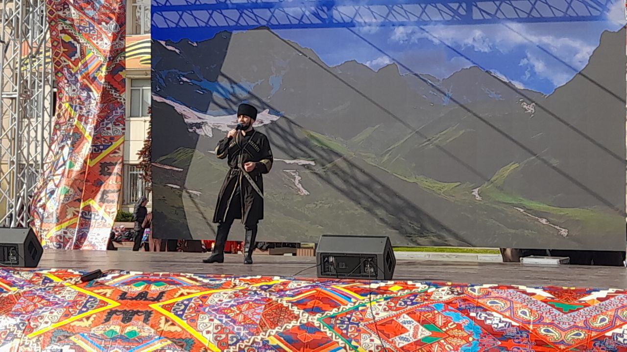 Гала-концерт "Сто лиц столицы" собрал рассыпь национальных хореографических коллективов и вокалистов Гала-концерт "Сто лиц столицы" собрал рассыпь национальных хореографических коллективов и вокалистов