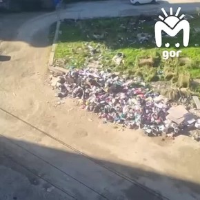 Мусорные кучи красуются под окнами жителей Технической улицы в Махачкале — местные жалуются на регоператора