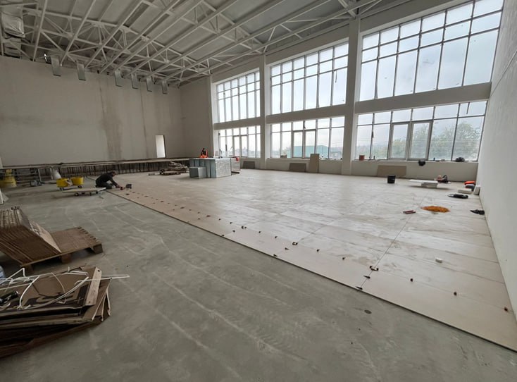 Новая школа в селе Ленинкент на 604 ученических мест: ее атмосферность и монументальность в пасмурную погоду зашкаливают Новая школа в селе Ленинкент на 604 ученических мест: ее атмосферность и монументальность в пасмурную погоду зашкаливают