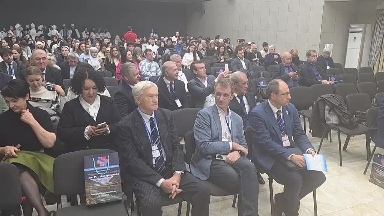 Конференция объединила крупных ученых, экспертов и общественных деятелей из России и зарубежных стран и стала значимой площадкой для обмена опытом и обсуждения перспективных направлений развития хирургии