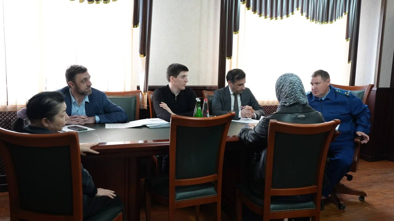 Прокурор природоохранной прокуратуры провел прием граждан в Хасавюрте