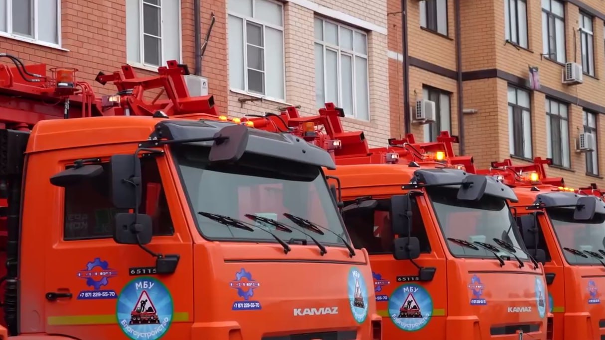 10 новых мусоровозов для вывоза ТКО поступили в Махачкалу 10 новых мусоровозов для вывоза ТКО поступили в Махачкалу