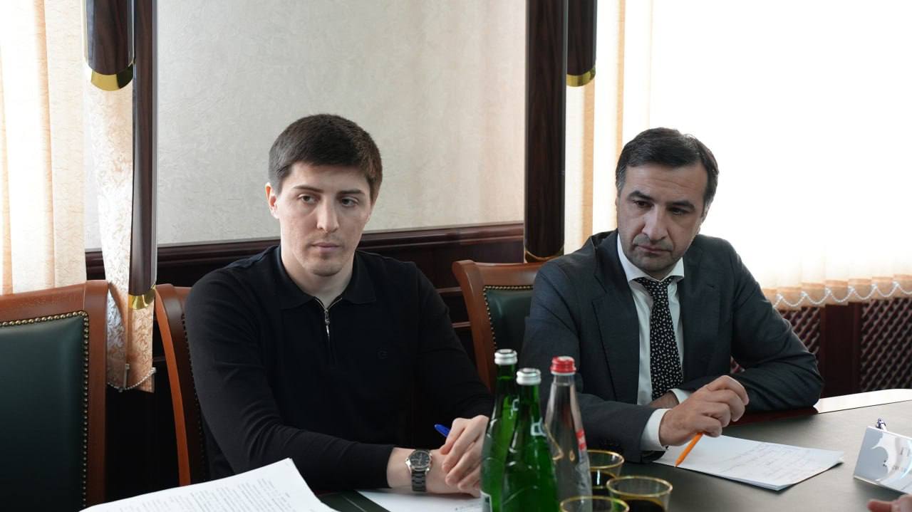 Прокурор природоохранной прокуратуры провел прием граждан в Хасавюрте Прокурор природоохранной прокуратуры провел прием граждан в Хасавюрте