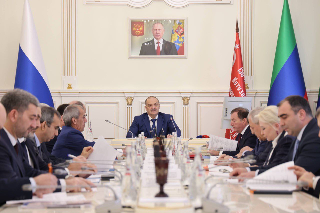 Традиционное совещание по актуальным вопросам прошло под председательством Главы РД Сергея Меликова