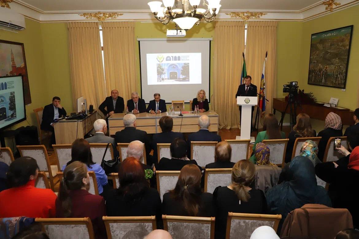 Заур Аскендеров посетил Национальный музей Республики Дагестан имени Алибека Тахо-Годи Заур Аскендеров посетил Национальный музей Республики Дагестан имени Алибека Тахо-Годи