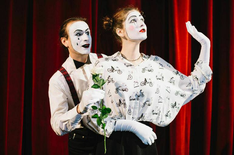 В России установили День артиста