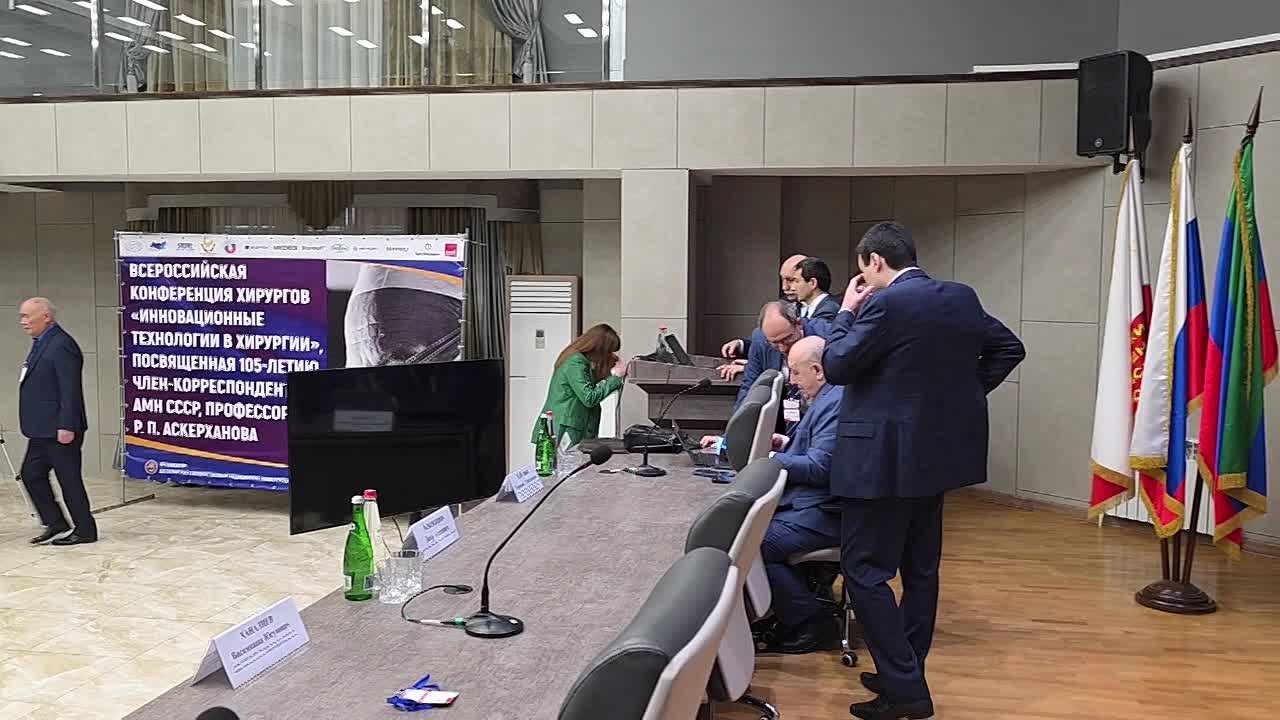 Через несколько минут в ДГМА начнется масштабная конференция с международным участием, приуроченная к 105-летию члена-корреспондента АМН СССР, профессора Рашида Аскерханова