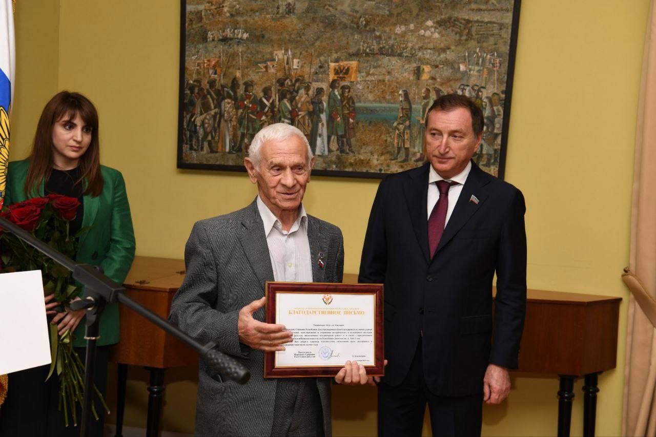 Заур Аскендеров посетил Национальный музей Республики Дагестан имени Алибека Тахо-Годи Заур Аскендеров посетил Национальный музей Республики Дагестан имени Алибека Тахо-Годи