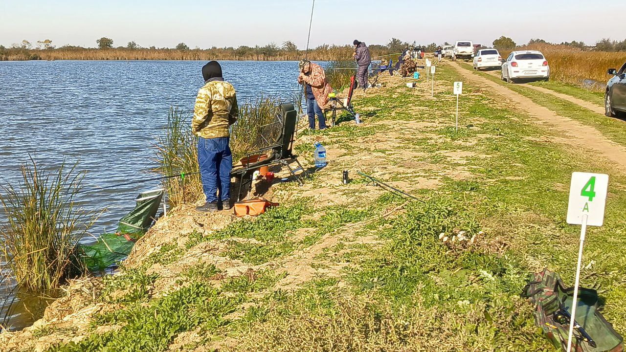 В поселке Богатыревка города Махачкалы состоялся Чемпионат Дагестана по ловле поплавочной удочкой на прудах