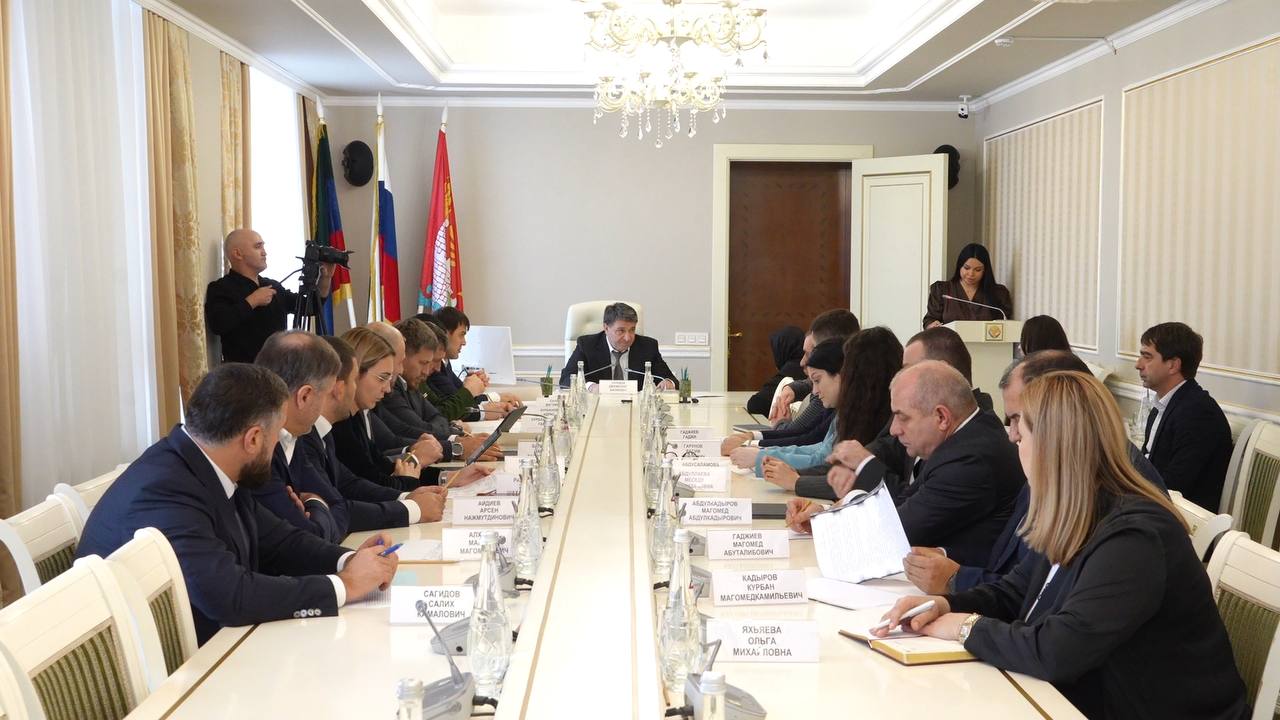 Джамбулат Салавов: Сегодня провёл личный приём граждан, на который записались 11 человек Джамбулат Салавов: Сегодня провёл личный приём граждан, на который записались 11 человек