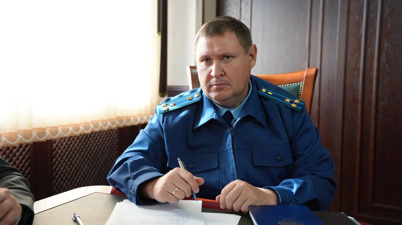 Прокурор природоохранной прокуратуры провел прием граждан в Хасавюрте Прокурор природоохранной прокуратуры провел прием граждан в Хасавюрте