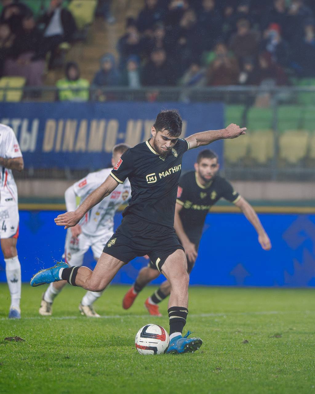 Кадры исторической победы махачкалинского «Динамо» – впервые обыграли московский ЦСКА! Кадры исторической победы махачкалинского «Динамо» – впервые обыграли московский ЦСКА!