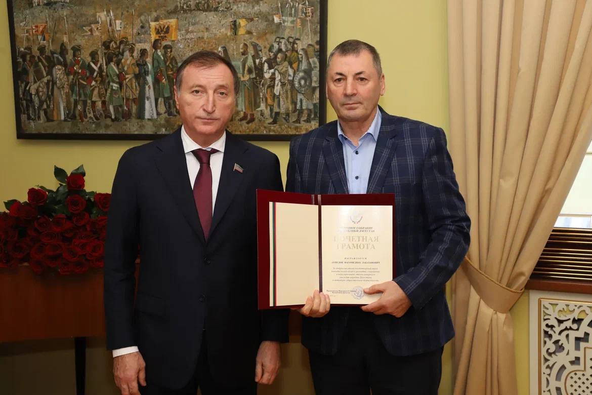 Заур Аскендеров посетил Национальный музей Республики Дагестан имени Алибека Тахо-Годи Заур Аскендеров посетил Национальный музей Республики Дагестан имени Алибека Тахо-Годи