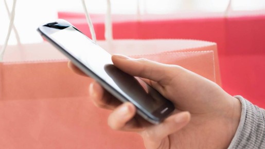 Телефон больше не будет разряжаться по ночам: решите проблему простым способом