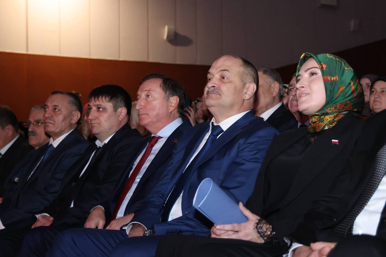 Сергей Меликов поблагодарил родных и близких военнослужащих за активную позицию в сохранении памяти бойцов и патриотическое воспитание молодёжи Сергей Меликов поблагодарил родных и близких военнослужащих за активную позицию в сохранении памяти бойцов и патриотическое воспитание молодёжи