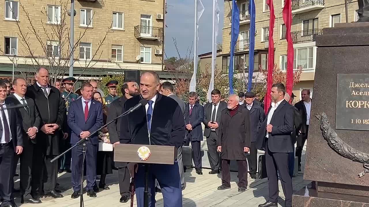 Глава Дагестана Сергей Меликов выступил на церемонии открытия памятника Джелал-эд-Дину Коркмасову
