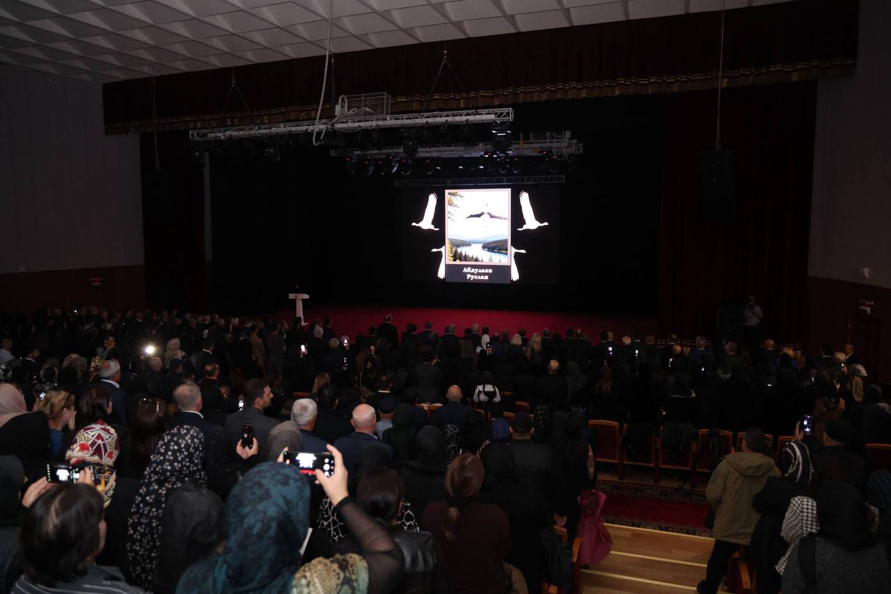 «Помним СВОих»: книгу об участниках спецоперации презентовали сегодня в Дагестане с участием Сергея Меликова «Помним СВОих»: книгу об участниках спецоперации презентовали сегодня в Дагестане с участием Сергея Меликова