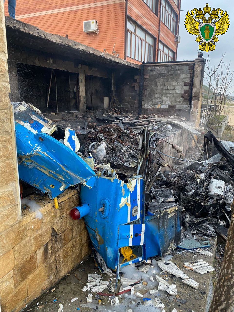 Южная транспортная прокуратура показала новые кадры с места крушения частного вертолета в Дагестане Южная транспортная прокуратура показала новые кадры с места крушения частного вертолета в Дагестане