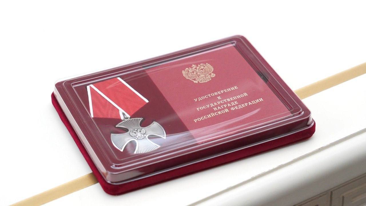 Джамбулат Салавов: Провёл встречу с семьями военнослужащих, погибших в ходе специальной военной операции, и передал государственные награды их родным Джамбулат Салавов: Провёл встречу с семьями военнослужащих, погибших в ходе специальной военной операции, и передал государственные награды их родным