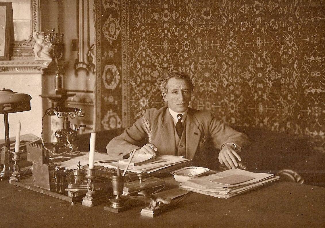 Сегодня в центре столицы, на улице, носящей имя Джелал-эд-Дина Коркмасова, открыт памятник этому выдающемуся сыну дагестанского народа Сегодня в центре столицы, на улице, носящей имя Джелал-эд-Дина Коркмасова, открыт памятник этому выдающемуся сыну дагестанского народа