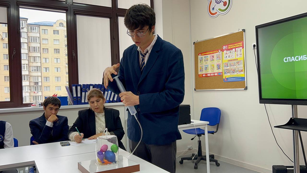 В Лицее №13 стартовал региональный этап форума «Шаг в будущее» В Лицее №13 стартовал региональный этап форума «Шаг в будущее»