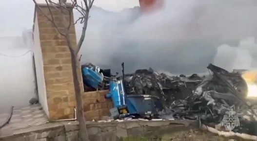 Появились кадры с места крушения частного вертолета в Дагестане