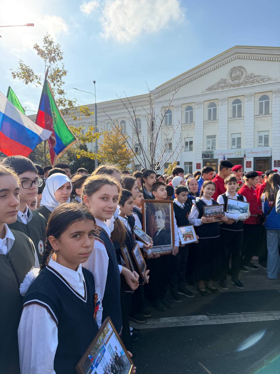 Эмилия Шахабутиновна: На Университетской площади, на улице его имени, открыли памятник Джэлал-эд-Дину Коркмасову — основателю дагестанской государственности, автору первой Конституции ДАССР Эмилия Шахабутиновна: На Университетской площади, на улице его имени, открыли памятник Джэлал-эд-Дину Коркмасову — основателю дагестанской государственности, автору первой Конституции ДАССР