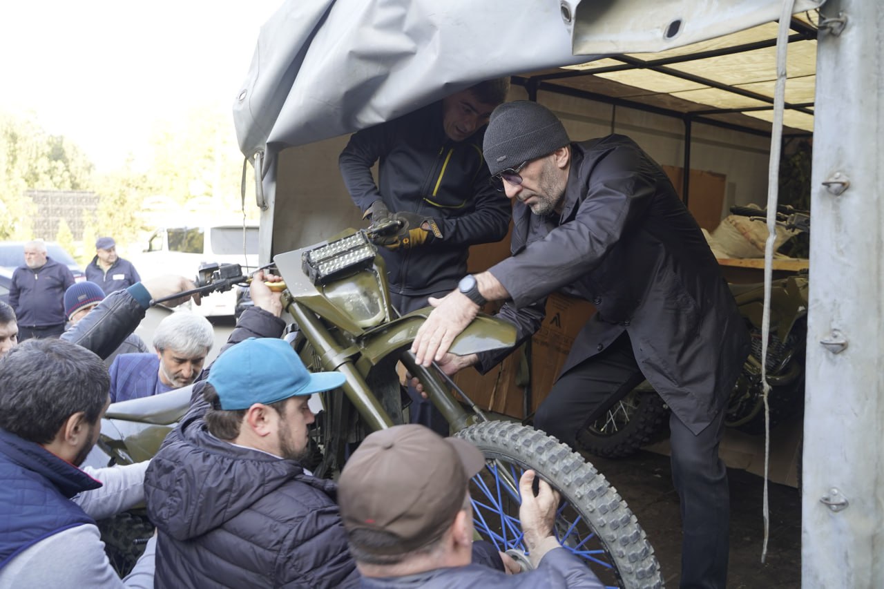 Мотоциклы, генераторы и вера в наших ребят: гуманитарный груз из Кизилюрта уже в пути Мотоциклы, генераторы и вера в наших ребят: гуманитарный груз из Кизилюрта уже в пути