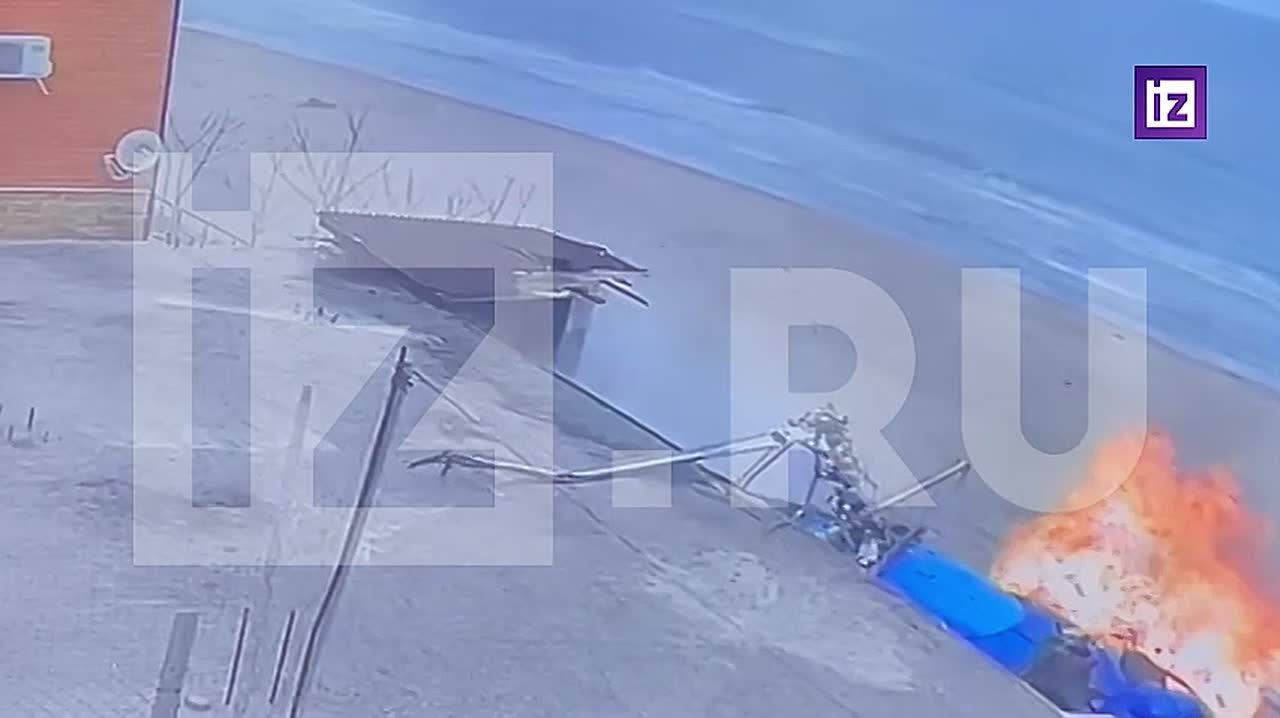 Момент крушения вертолета Ка-226 в Дагестане публикуют "Известия"