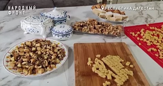 Жительницы дагестанского села отправили на фронт 200 кг домашней пахлавы