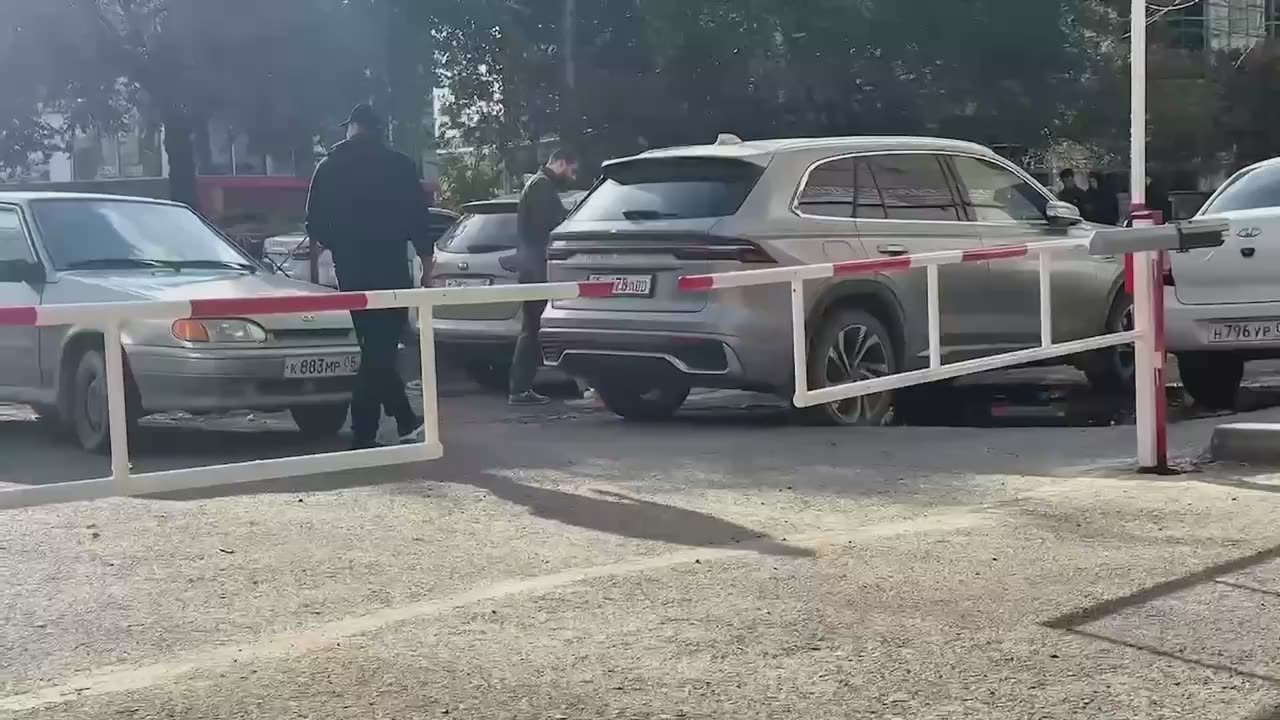 Личный приём - реальные результаты: в Махачкале отремонтировали крышу и установили шлагбаум по обращениям жителей