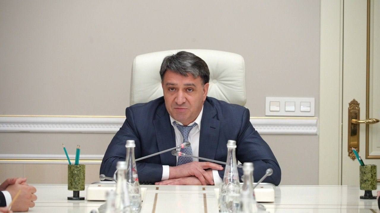 Джамбулат Салавов: Провёл встречу с семьями военнослужащих, погибших в ходе специальной военной операции, и передал государственные награды их родным Джамбулат Салавов: Провёл встречу с семьями военнослужащих, погибших в ходе специальной военной операции, и передал государственные награды их родным