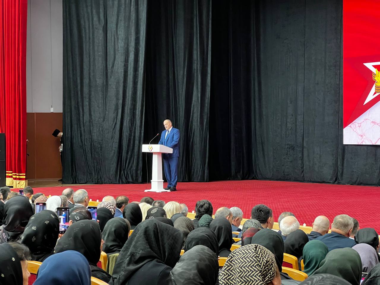 В Махачкале прошла презентация книги «Помним СВОих» — труд матерей и вдов участников специальной военной операции В Махачкале прошла презентация книги «Помним СВОих» — труд матерей и вдов участников специальной военной операции