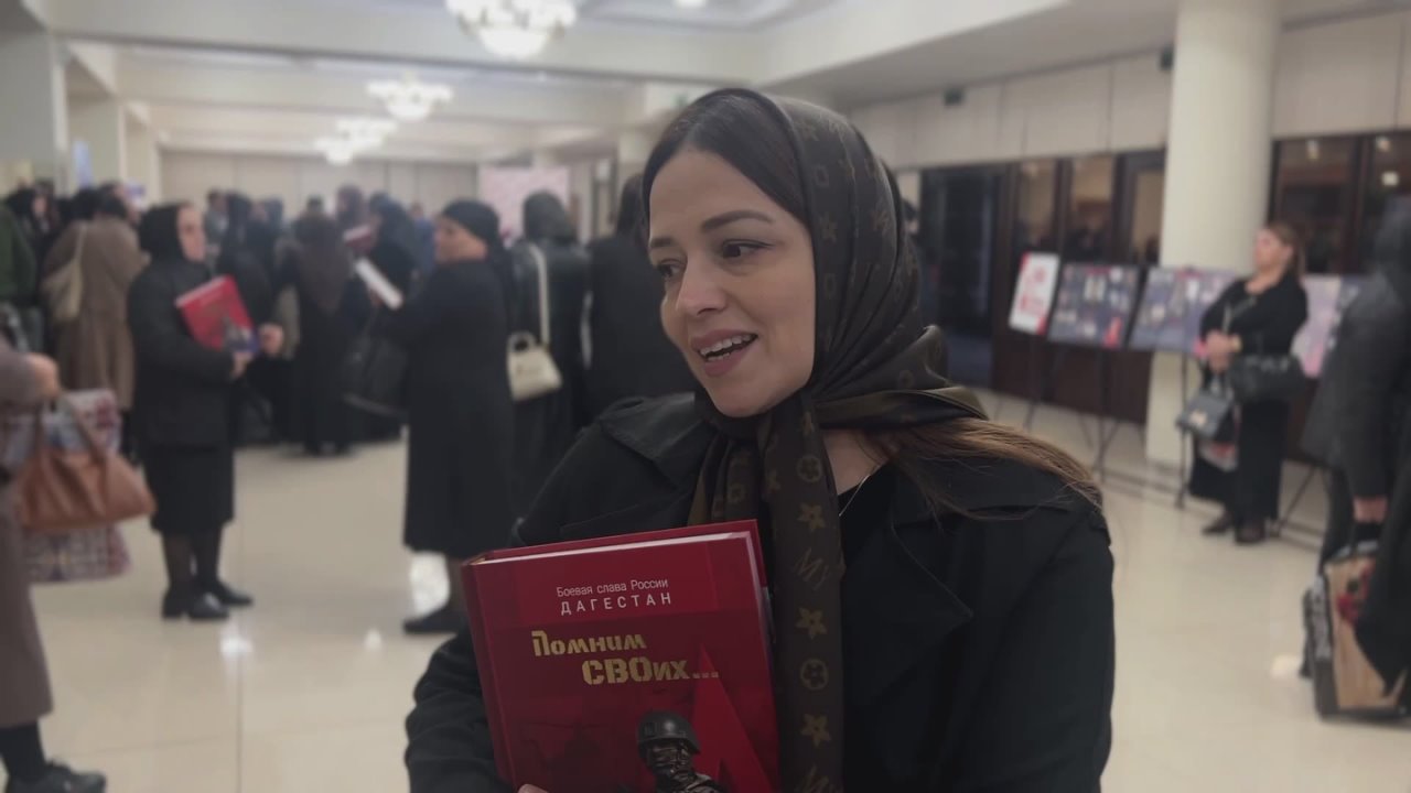 — Эта книга будет для моих детей самой главной в доме!