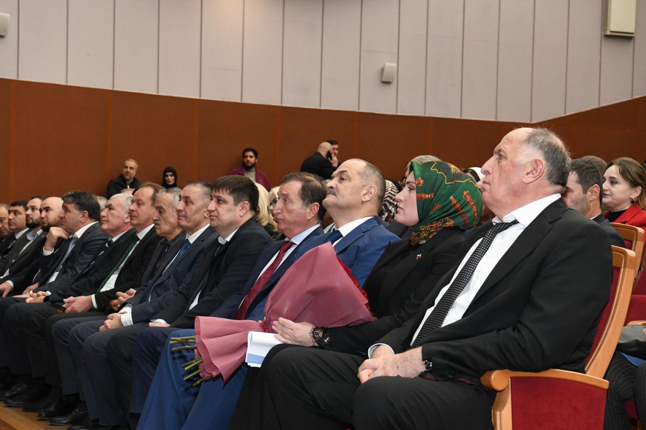 Спикер парламента принял участие в презентации книги об участниках СВО Спикер парламента принял участие в презентации книги об участниках СВО