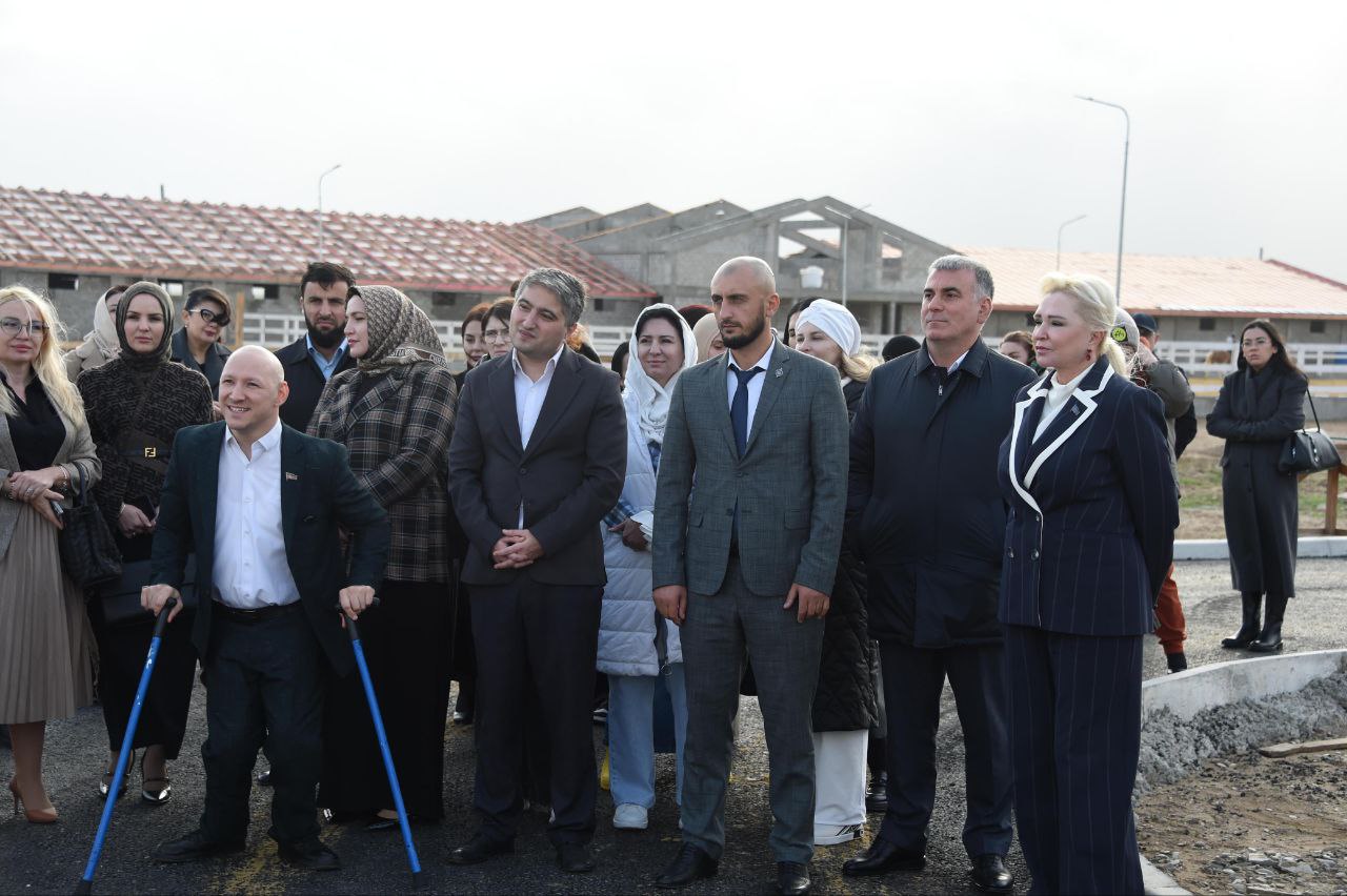 Первый лицензированный конный центр, специализирующийся на иппотерапии, открыт в Дагестане благодаря поддержке Заура Аскендерова Первый лицензированный конный центр, специализирующийся на иппотерапии, открыт в Дагестане благодаря поддержке Заура Аскендерова