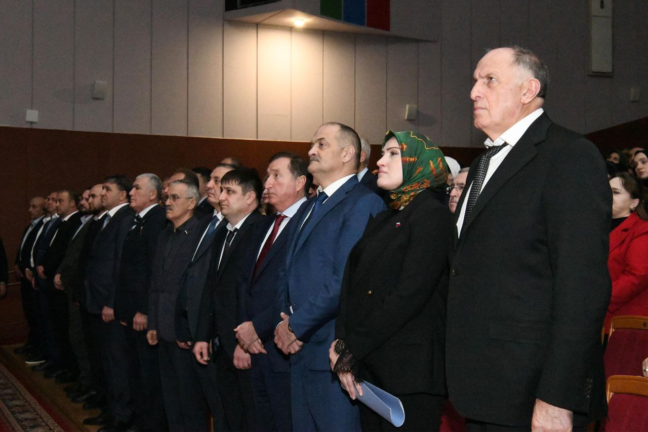 Спикер парламента принял участие в презентации книги об участниках СВО Спикер парламента принял участие в презентации книги об участниках СВО