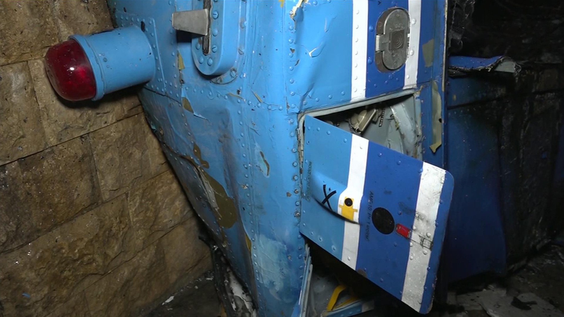 Сотрудники Следственного комитета продолжают работу на месте крушения вертолета в Дагестане