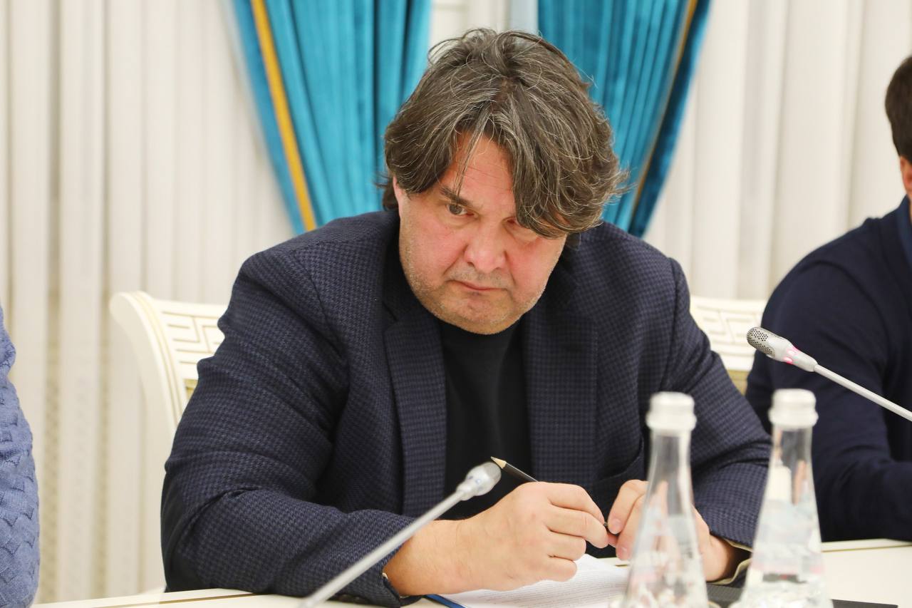 Сергей Меликов провёл заседание Попечительского совета футбольного клуба «Динамо» Сергей Меликов провёл заседание Попечительского совета футбольного клуба «Динамо»